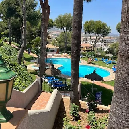 Quiet 2 Bedroom Apartment-sleeps Up To 6 *