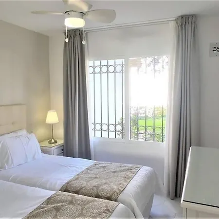 Quiet 2 Bedroom Apartment-sleeps Up To 6 * Mijas