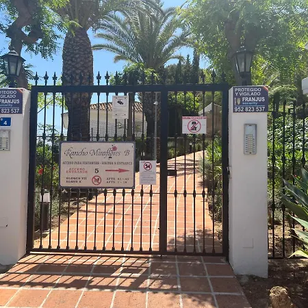 Quiet 2 Bedroom Apartment-sleeps Up To 6 Appartement