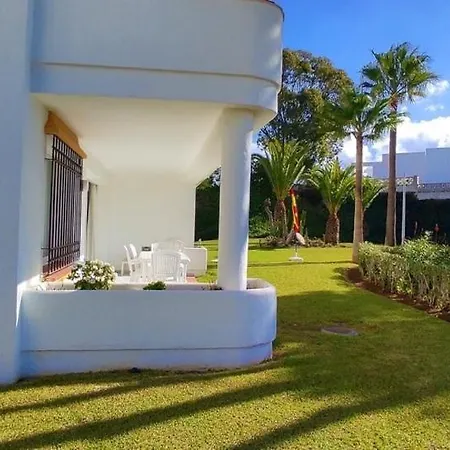 Quiet 2 Bedroom Apartment-sleeps Up To 6