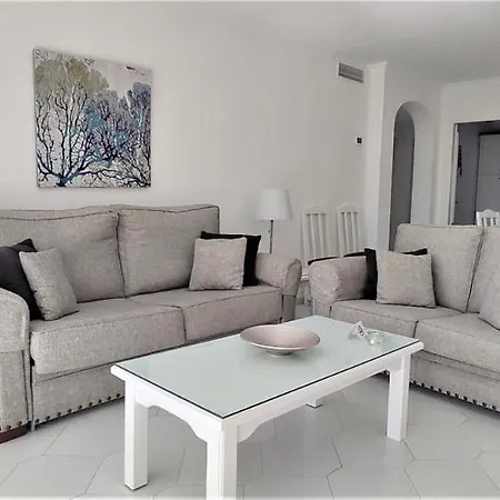 Quiet 2 Bedroom Apartment-sleeps Up To 6 Apartment *